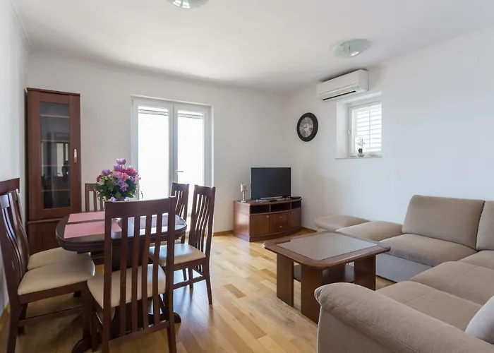 Apartment Jakov I Lucija