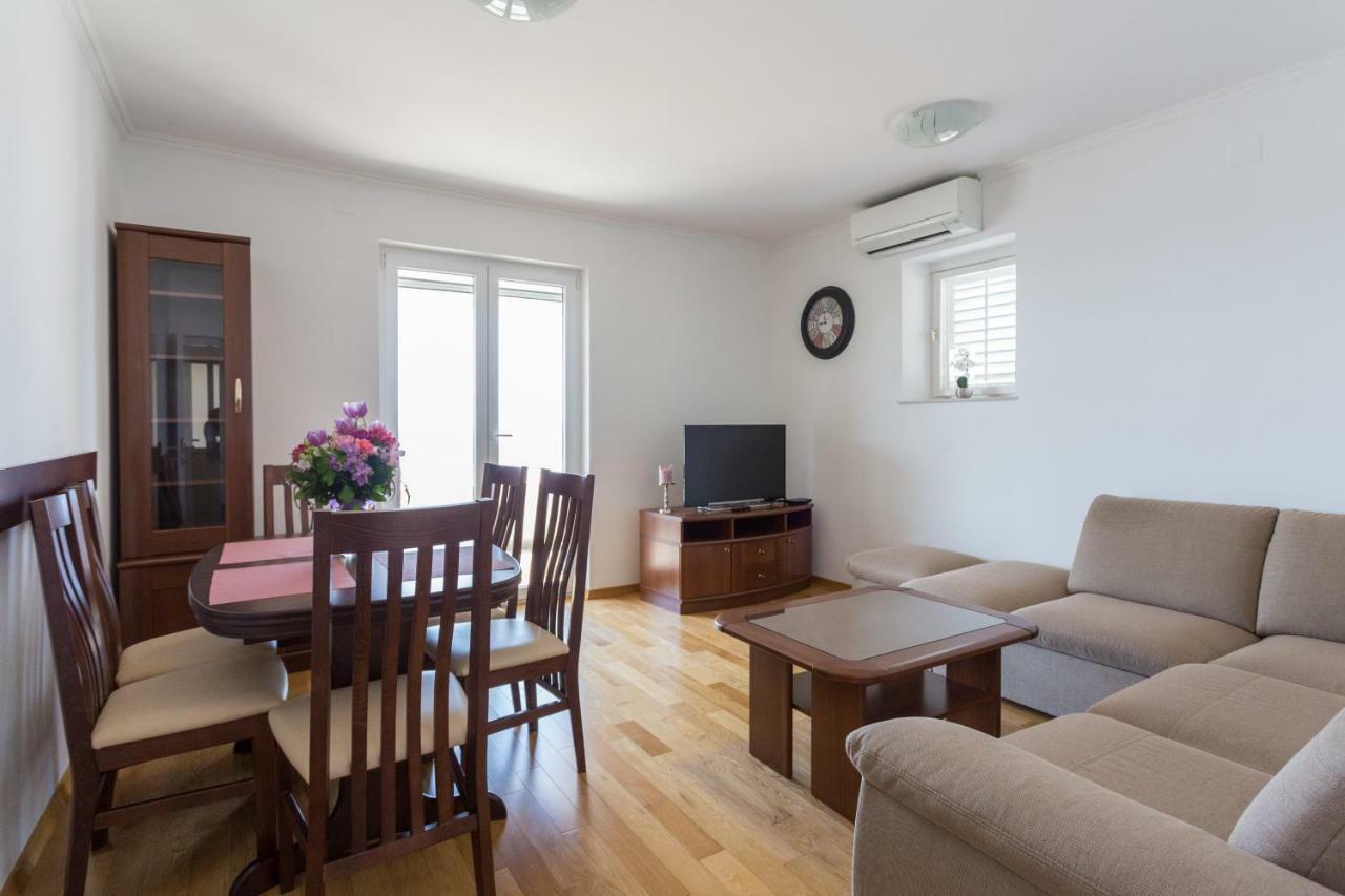 Jakov I Lucija Apartament *