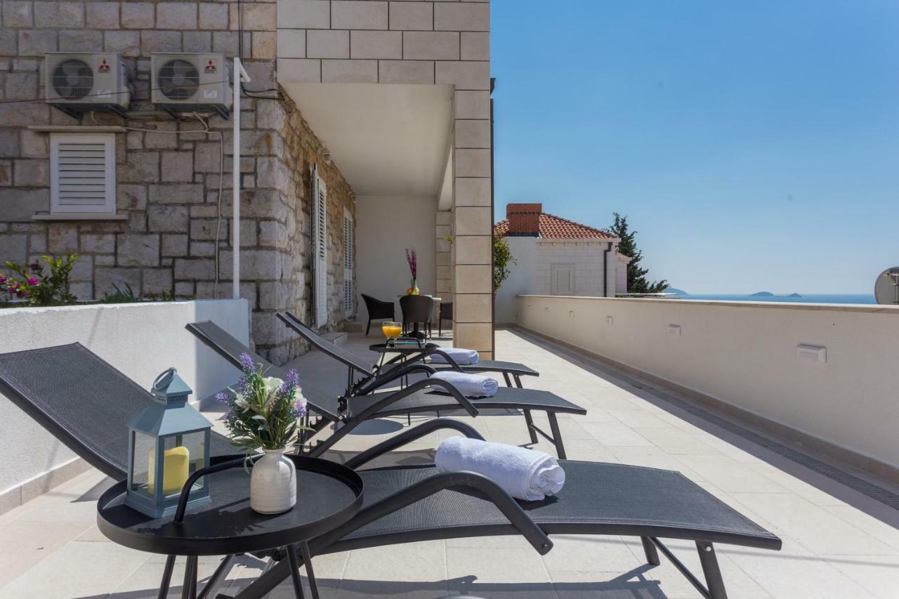 Jakov I Lucija Apartma *